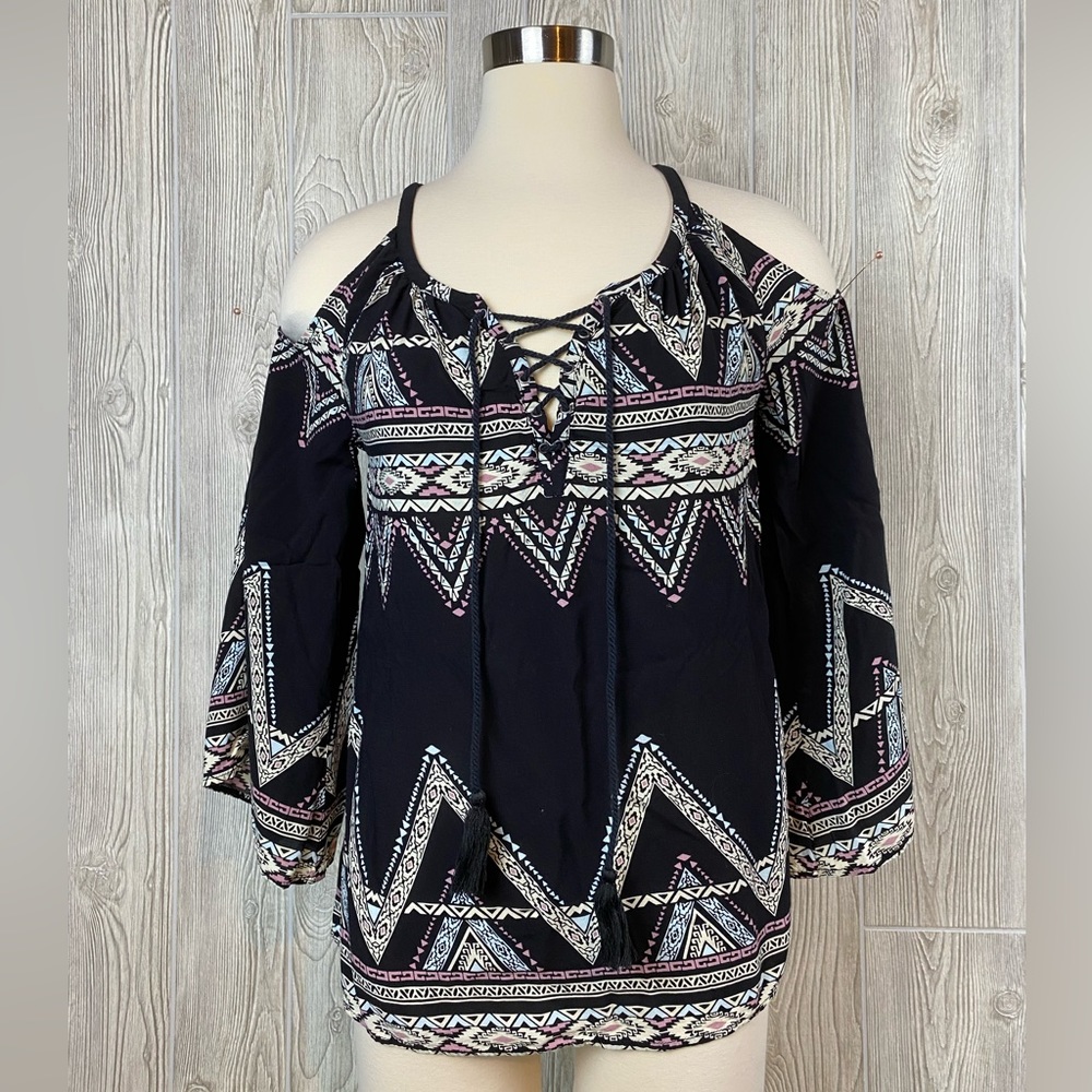 Jessica Simpson cold shoulder blouse size S